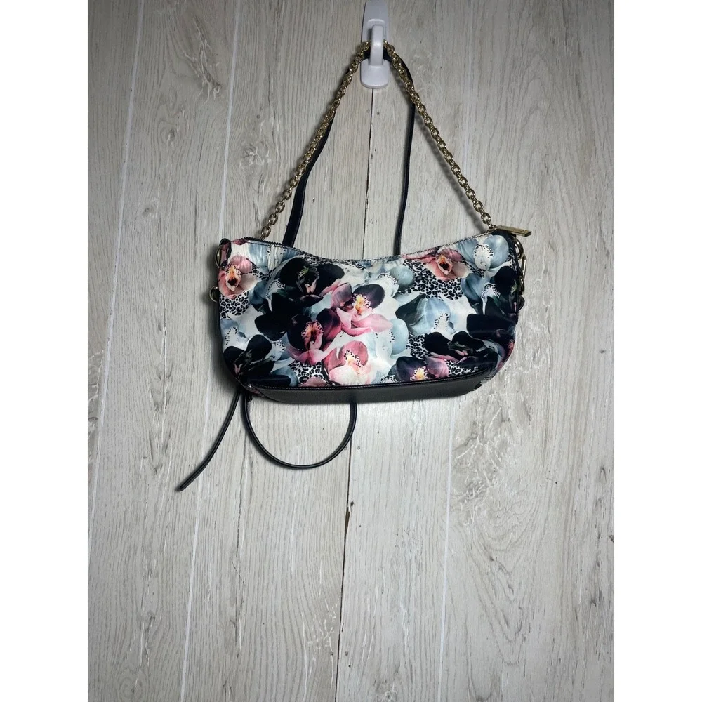Betsey Johnson cross body floral print - Pretty Floral Print On Black